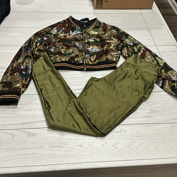 Fashion Nova Other - Sequin camo bomber & focus on me ruched leggings